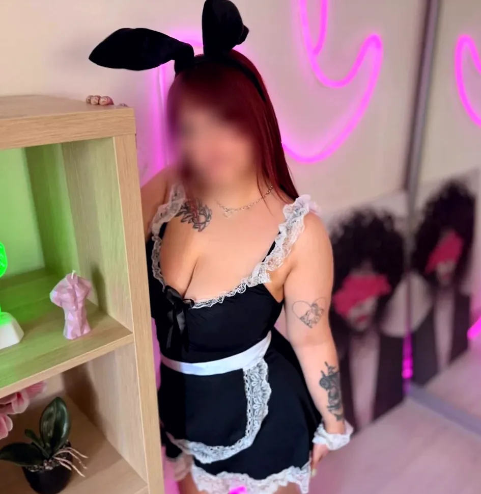 Claire, 22