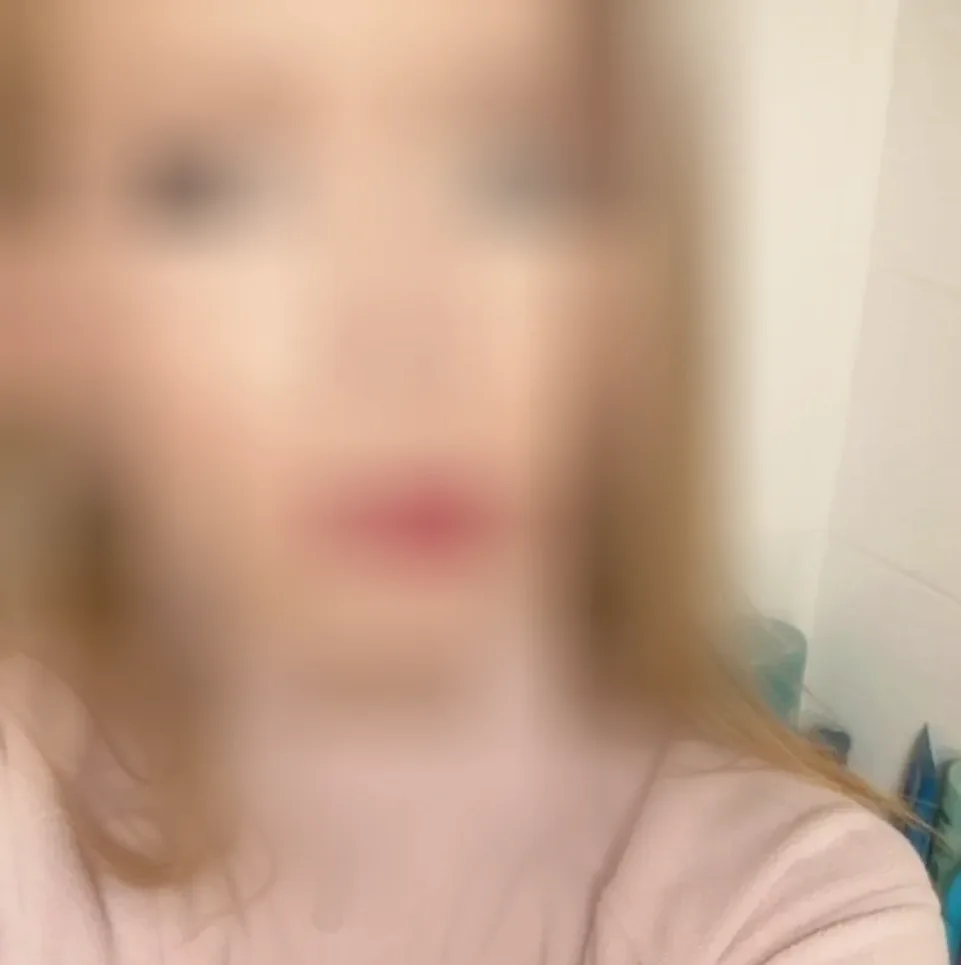 Danielle, 26