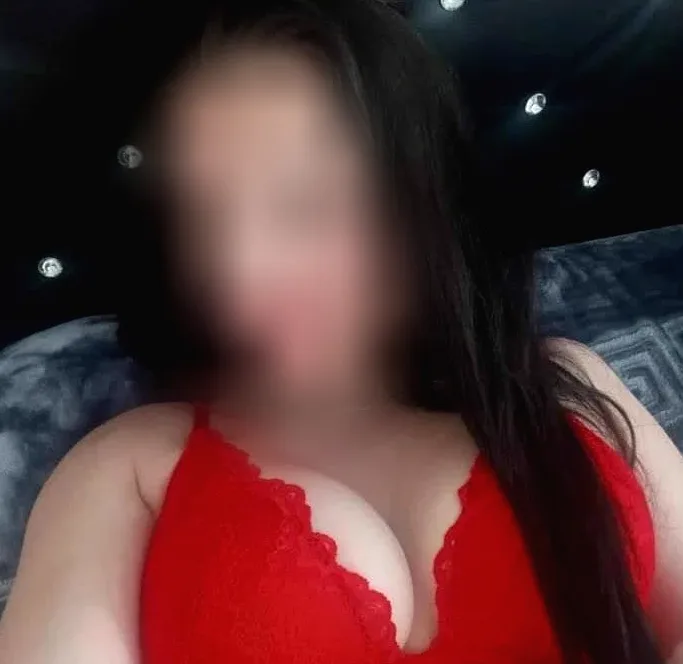 Farah, 35