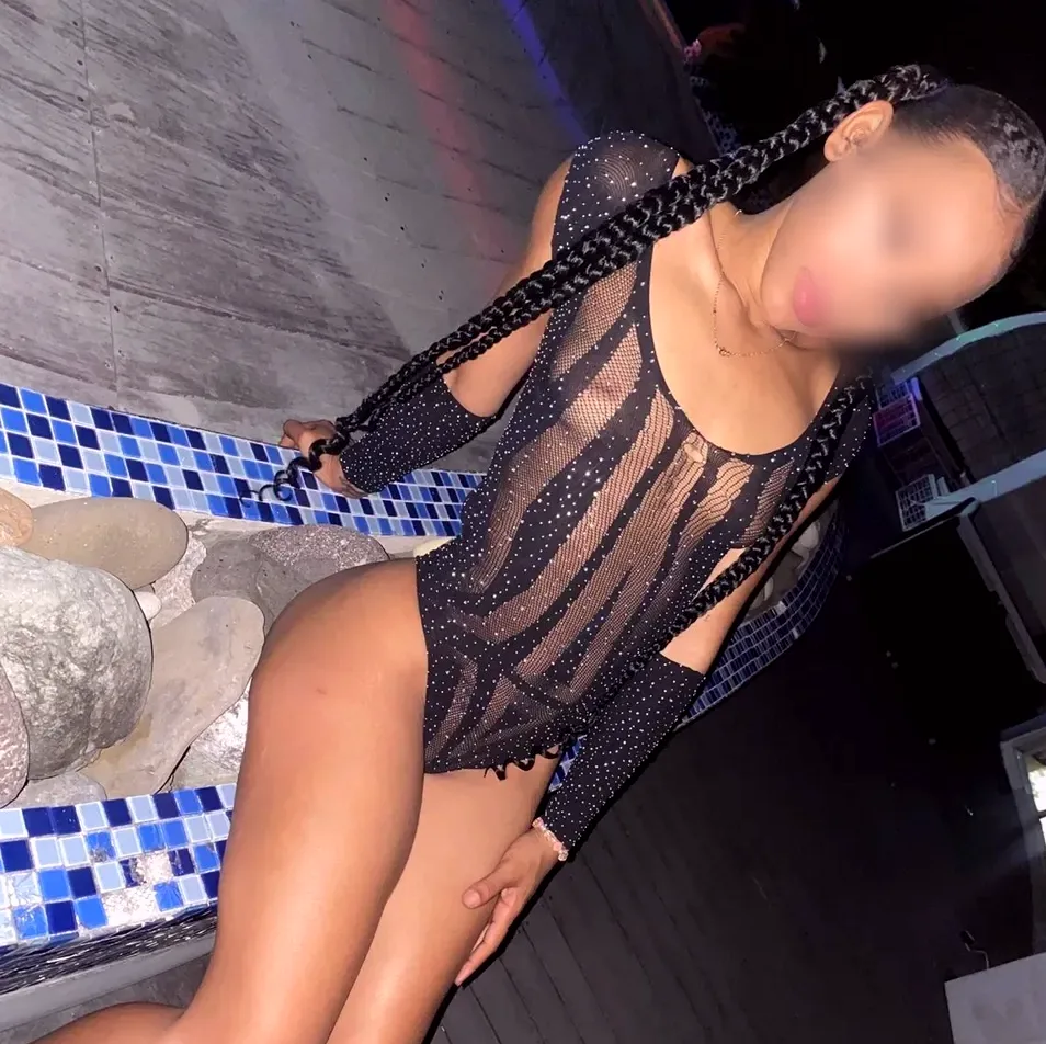 Isla, 20
