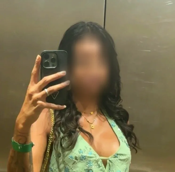 Kelly, 23