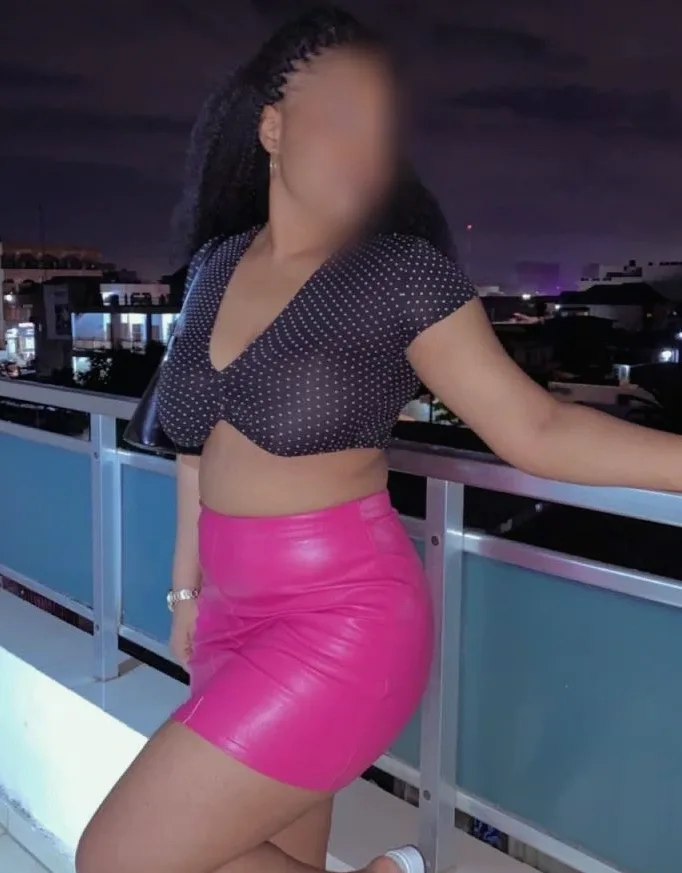 Laura, 20