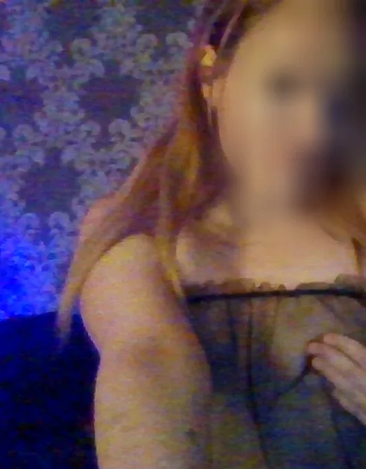 Nicola, 23