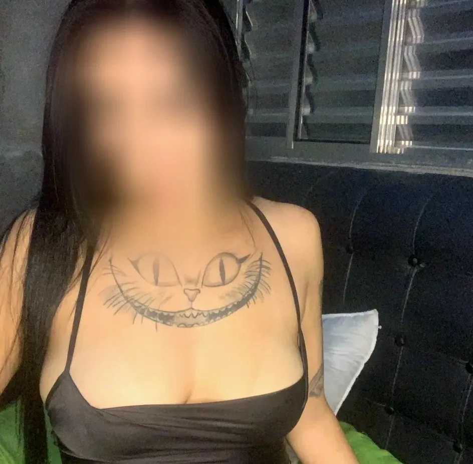 Nour, 27
